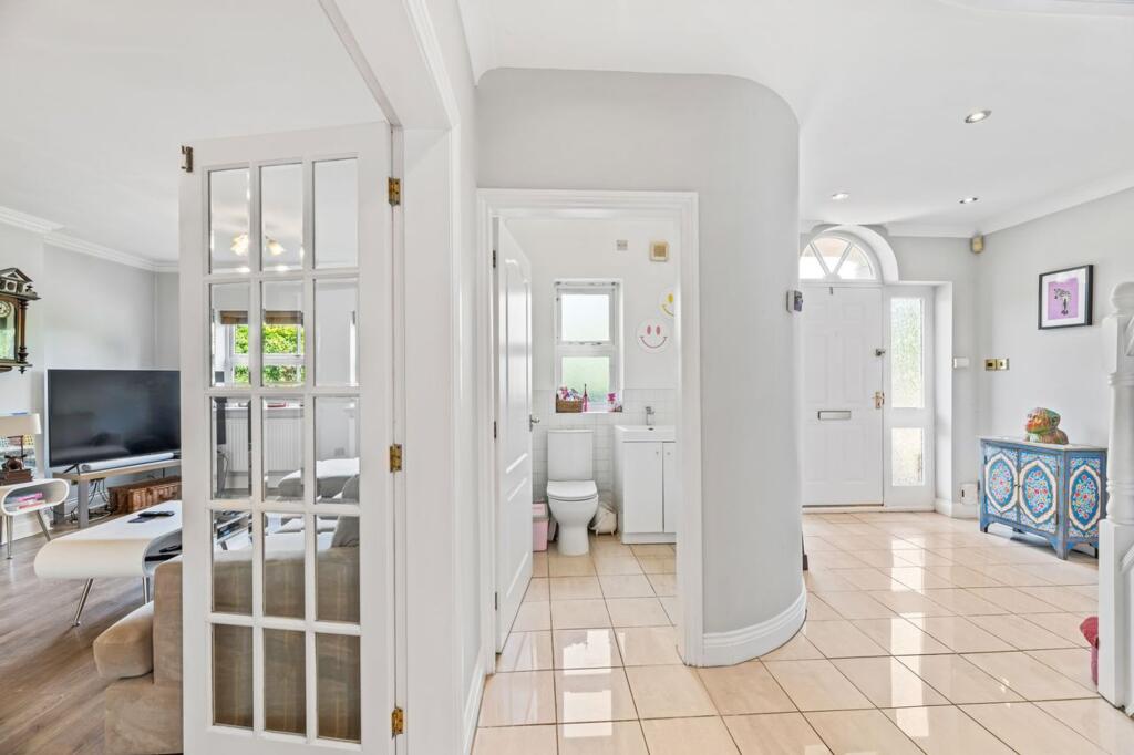 House in Warrington, Great Sankey - More