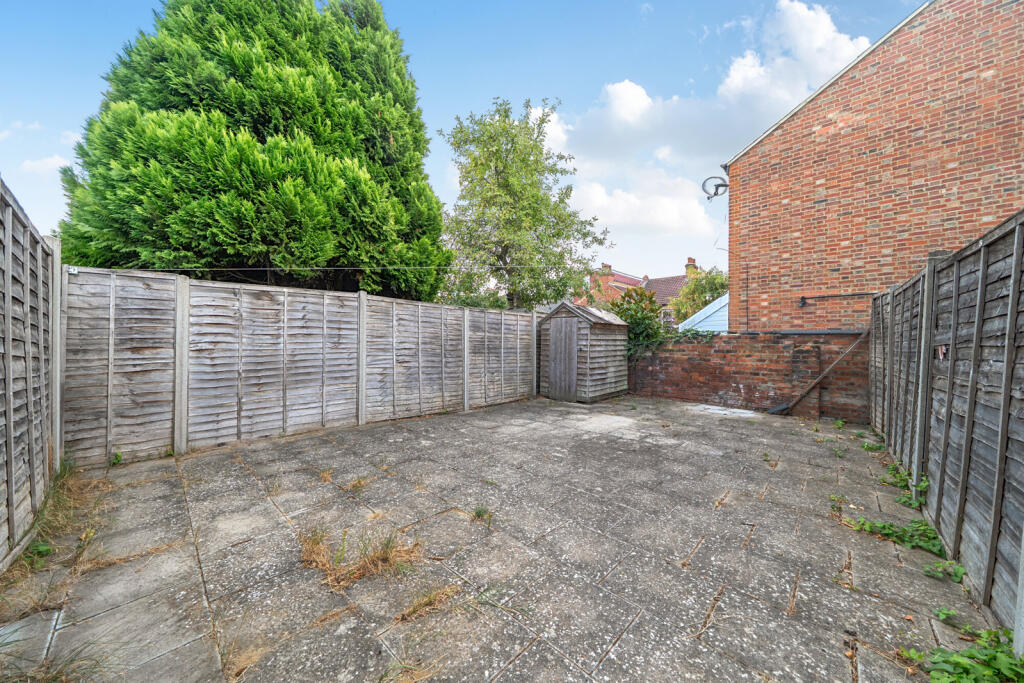 Apartment in Harrow - View 5