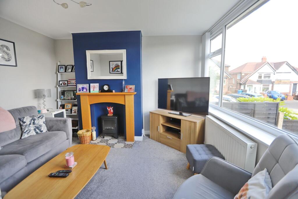 Sunningdale Drive, Prestwich, M25 - View 3