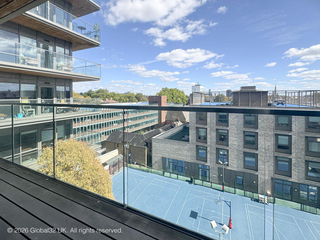 Apartment in London - View 3