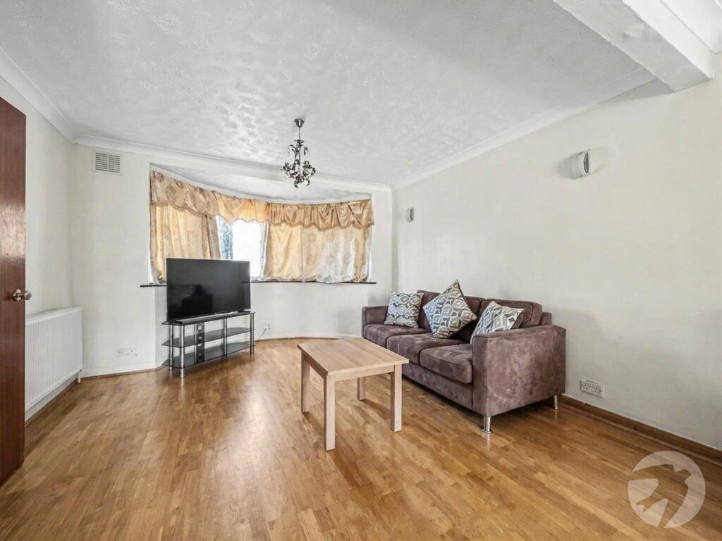 House in London, Blackfen - View 2