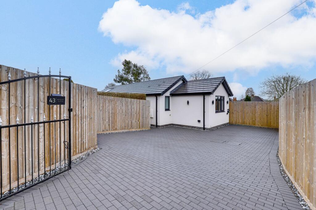 Main image of property: Banbury Avenue, Toton, NG9