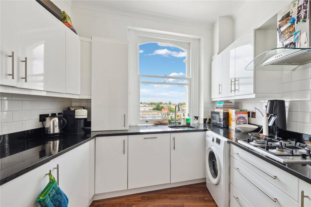 Apartment in London - View 3