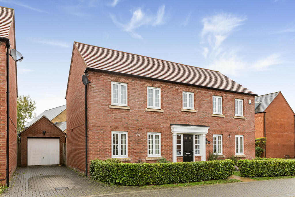 Main image of property: Kempton Close, Bicester, OX26