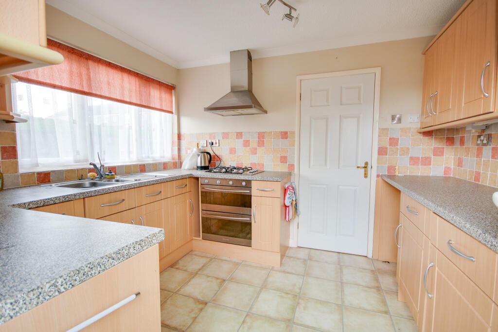 Main image of property: HEDGE END! POPULAR TOWN LOCATION! NO FORWARD CHAIN! OWNED SOLAR PANELS!