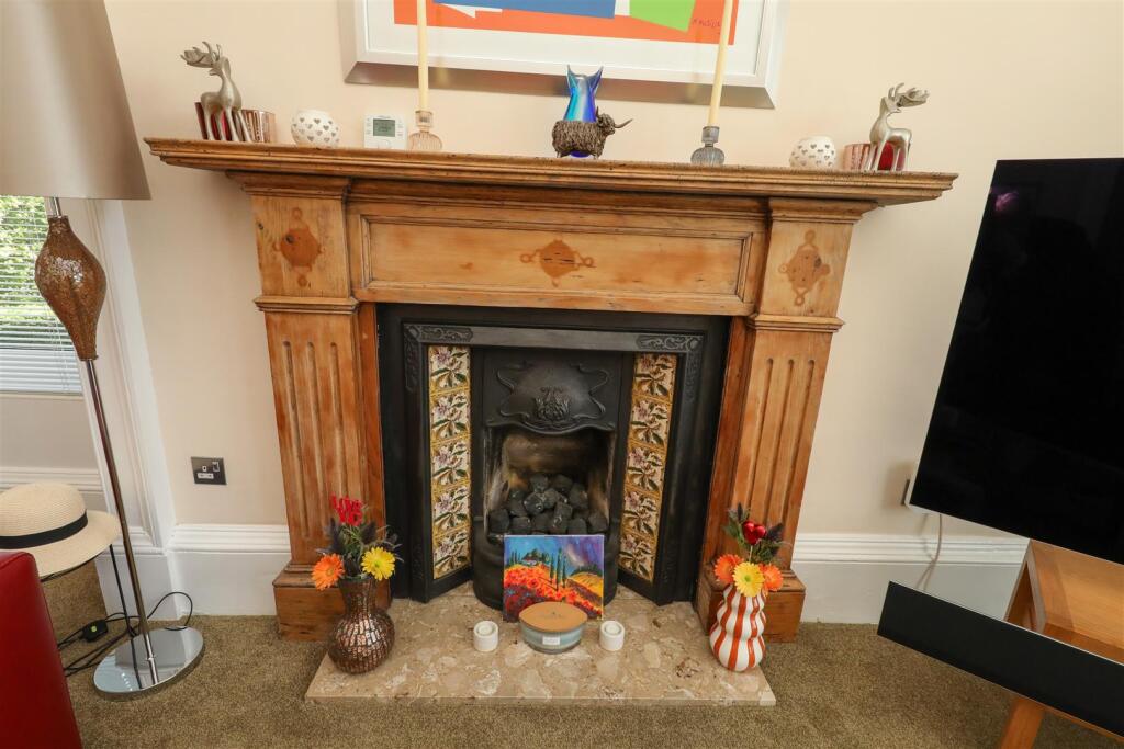 Apartment in Markinch, Woodside - View 5