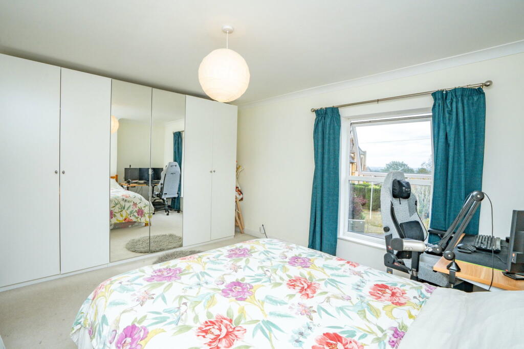 House in Worcester - View 5
