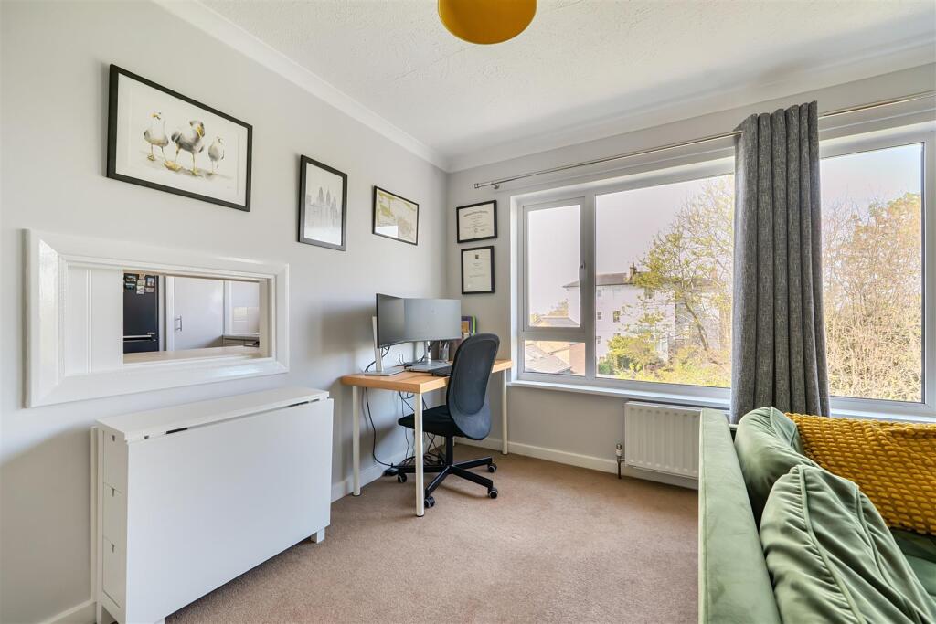 Apartment in London, Royal Borough of Kingston upon Thames - View 4