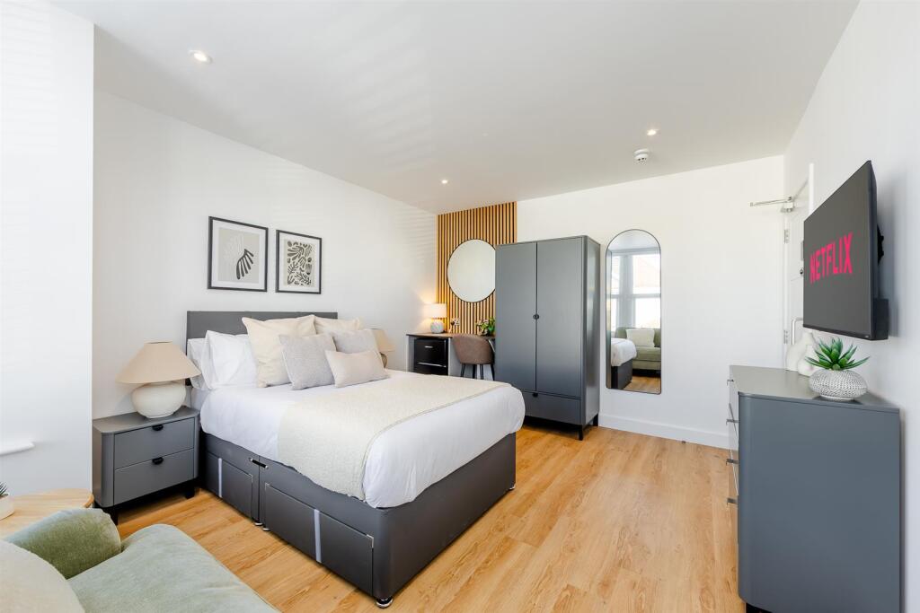 House in Southend-on-Sea - View 5