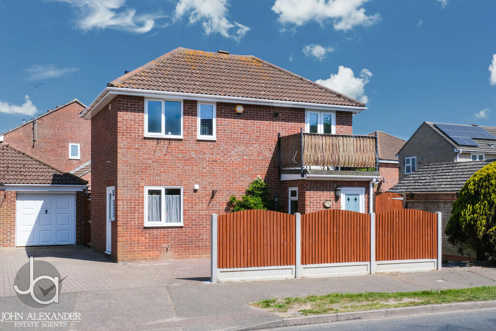 3-bed detached on Berechurch Hall Road, Colchester, £300,000