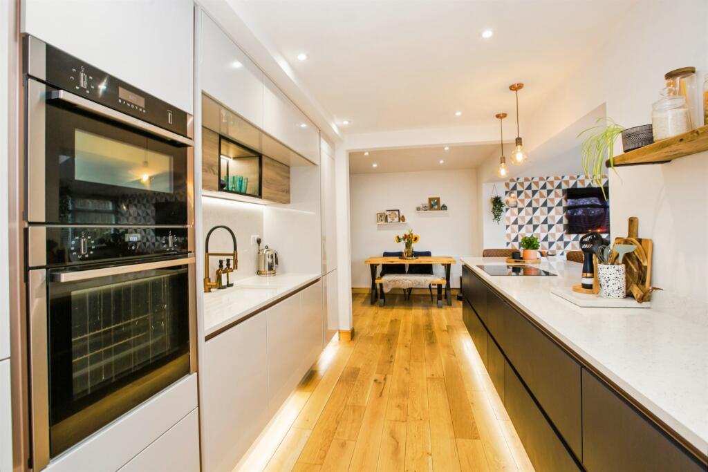House in Bradford - View 4