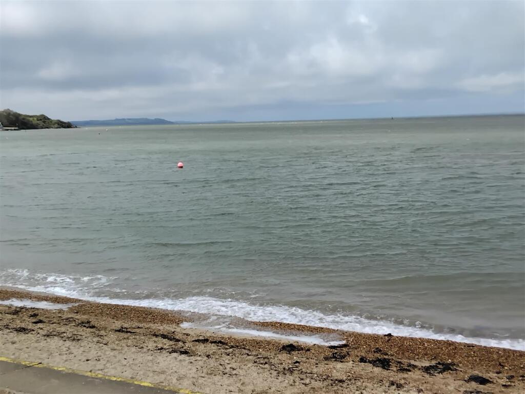 Gurnard Bay, Gurnard - View 6