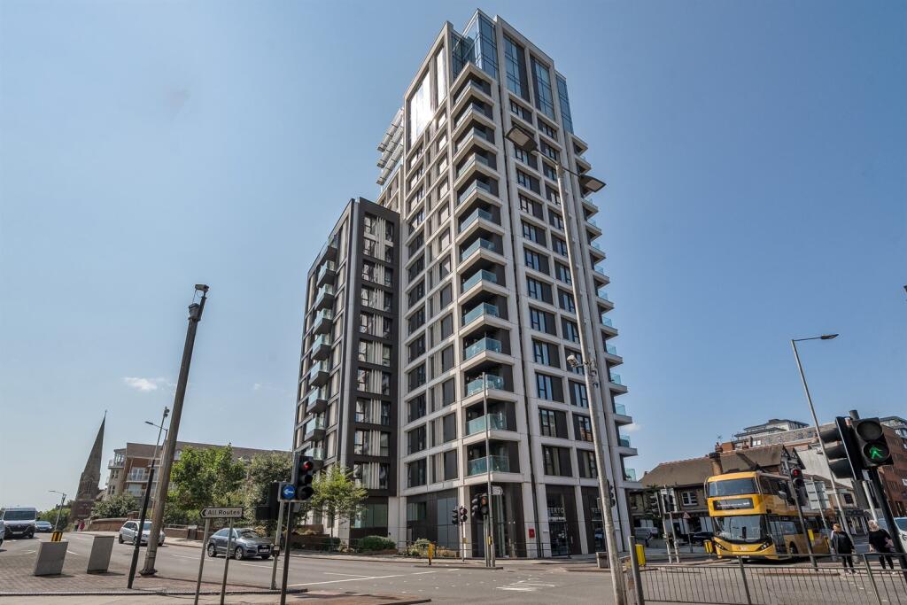 Main image of property: Kings Road, Reading, RG1