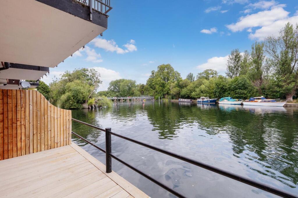 House in Slough - View 5