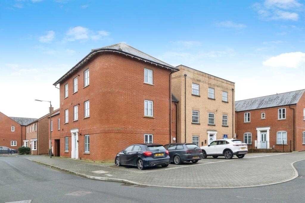 Main image of property: Needlepin Way, BUCKINGHAM