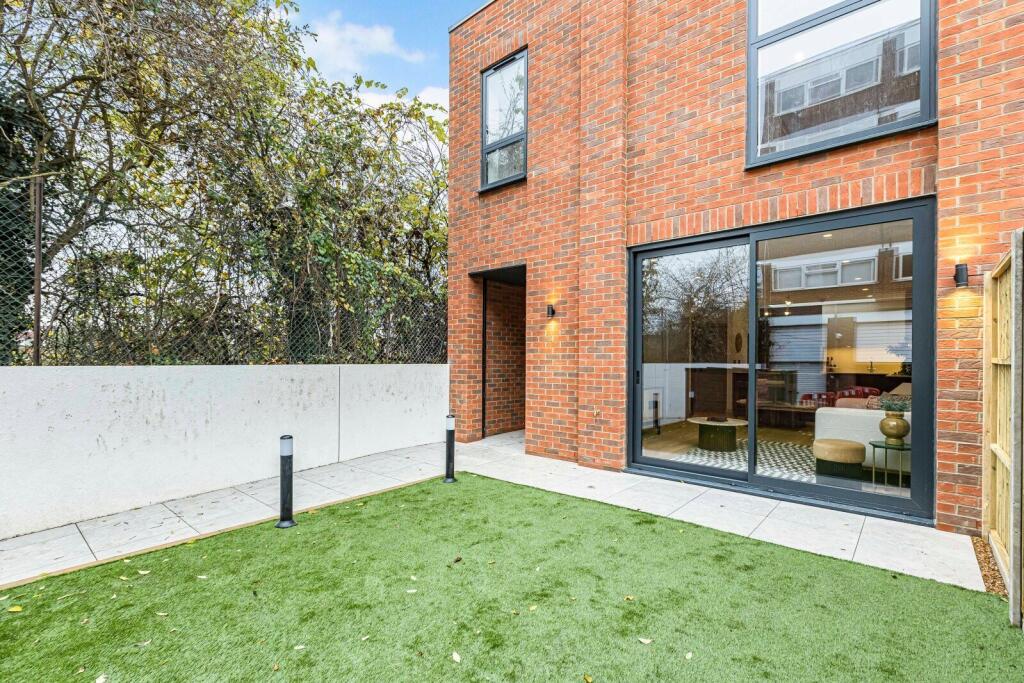 House in London - View 5