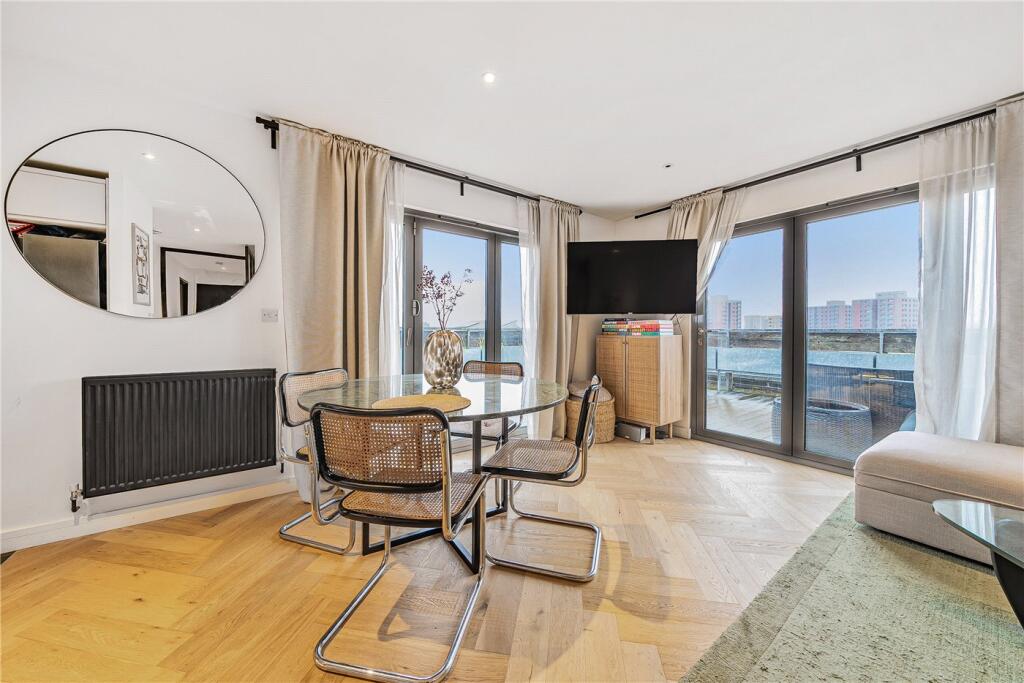 Main image of property: New Cross Road, London, SE14