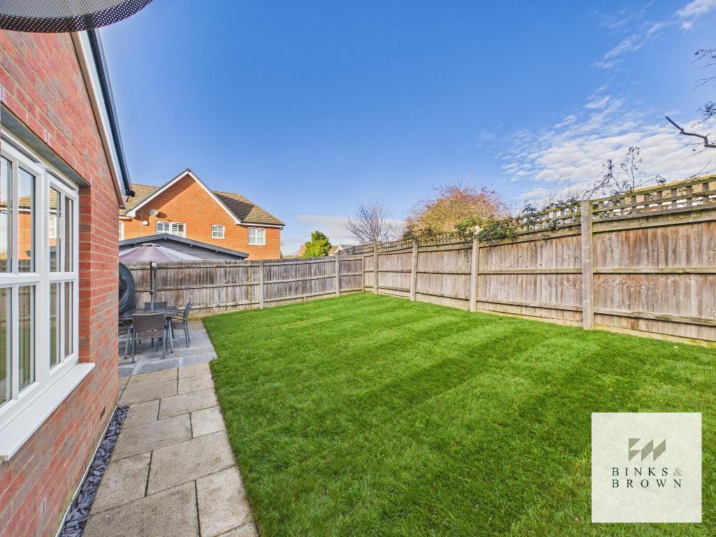 Orchard Way, Stanford Le Hope, Essex, SS17 8FA photo 4