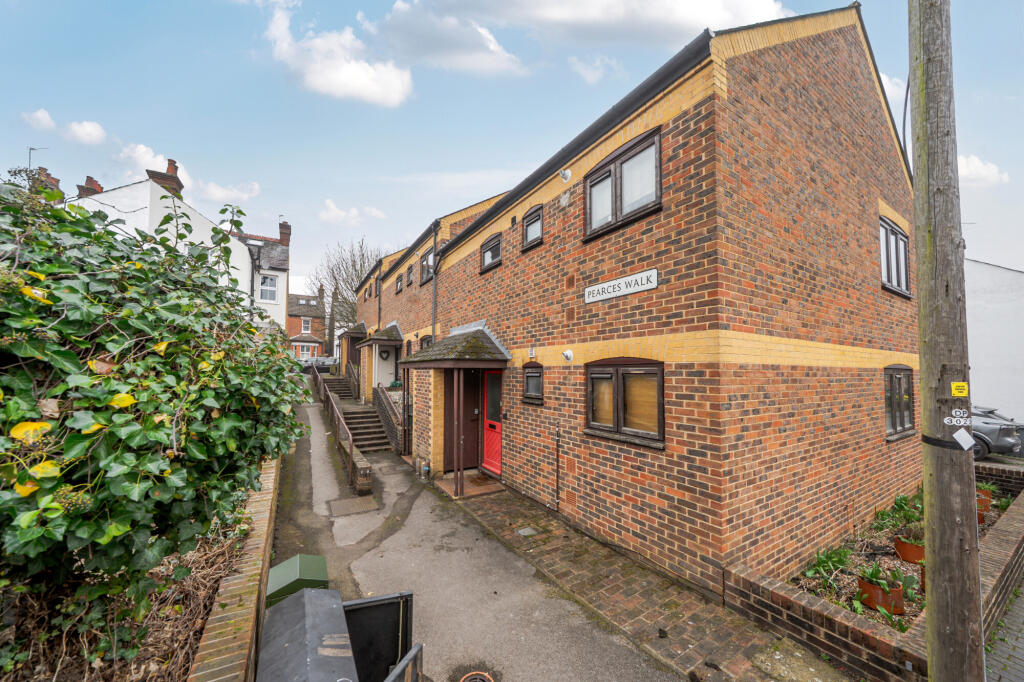 Main image of property: Pearces Walk, St. Albans, AL1