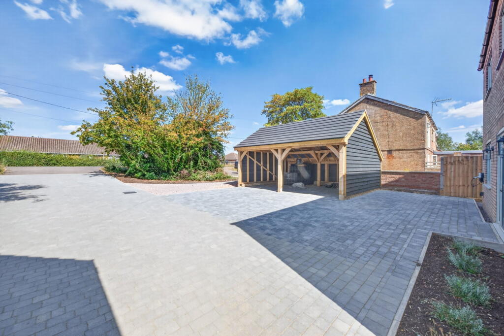 House in Peterborough - View 4