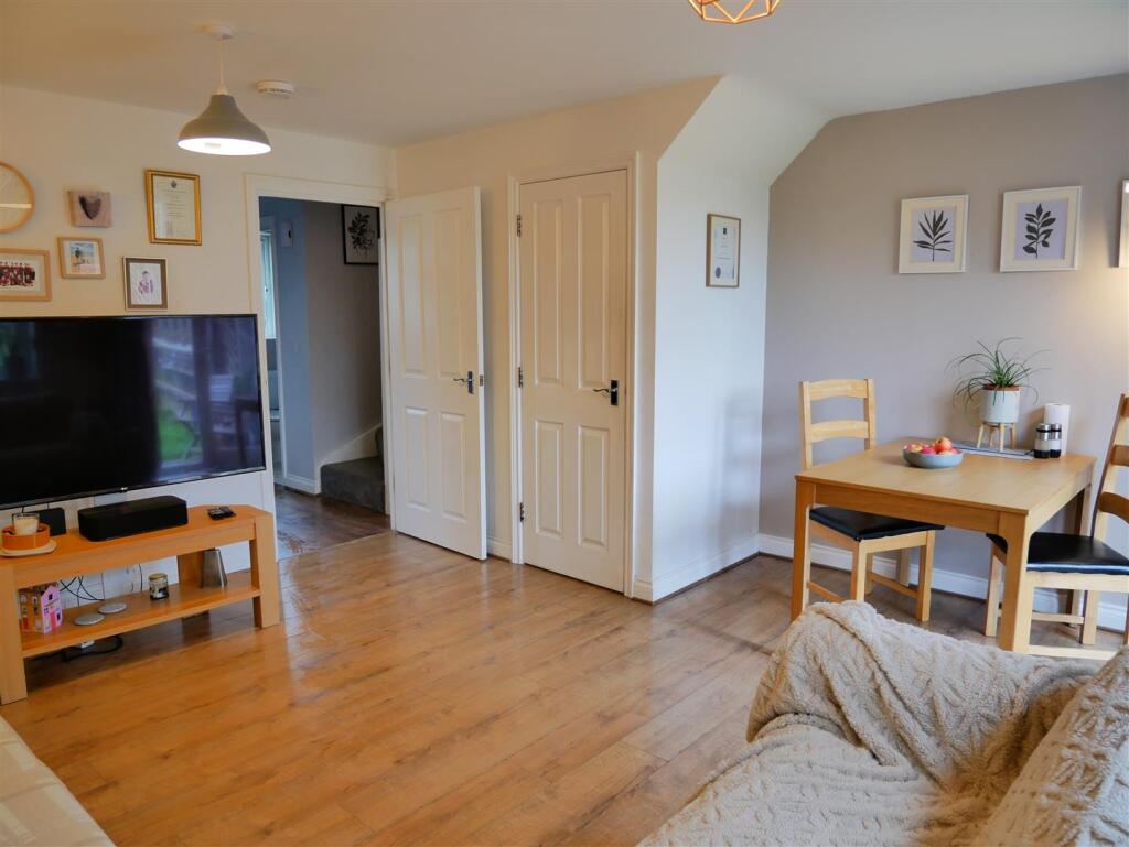 Bentley Grove, Calne photo 2