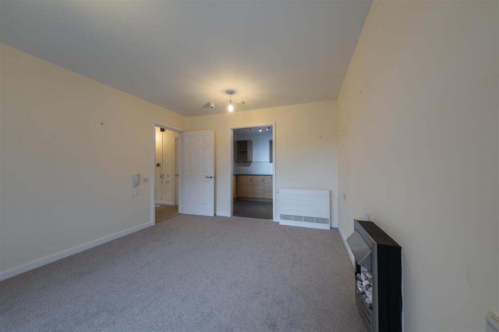 Hambleton Way, Winsford photo 4