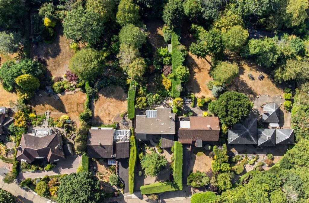 House in Bromley - View 2