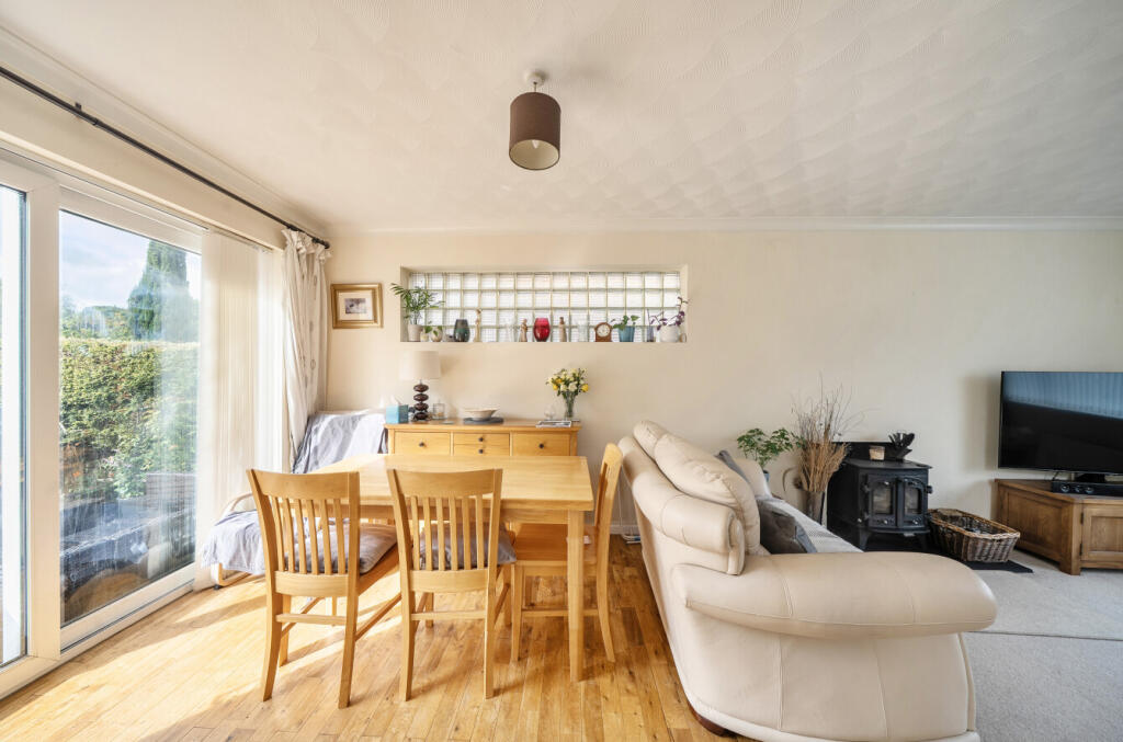House in Southampton, Bassett Green - View 3