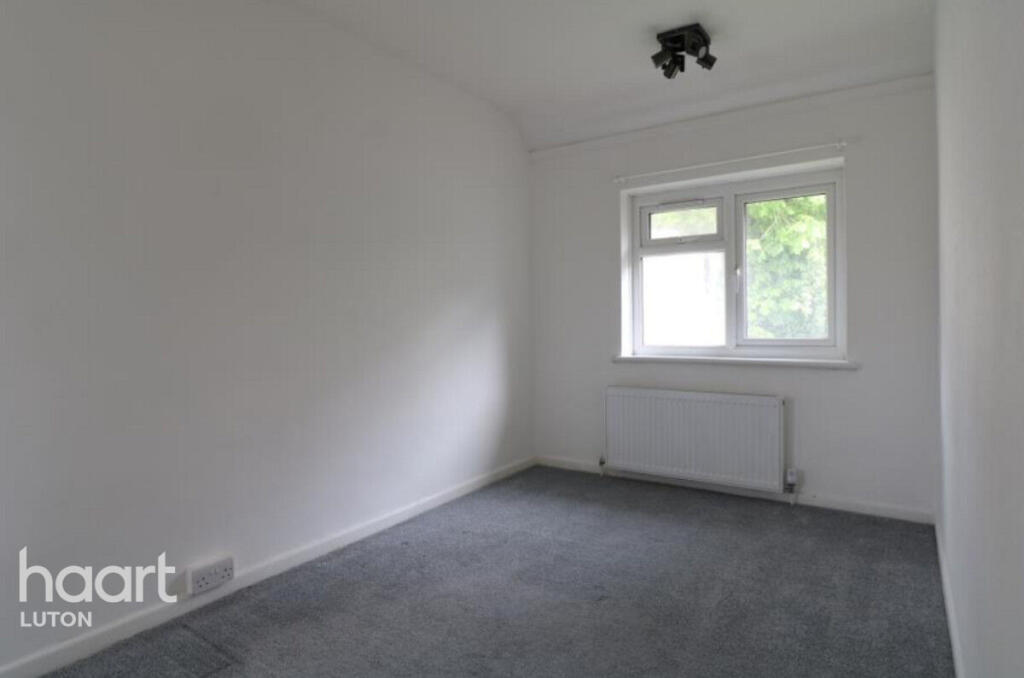 House in Luton, Hart Hill - More