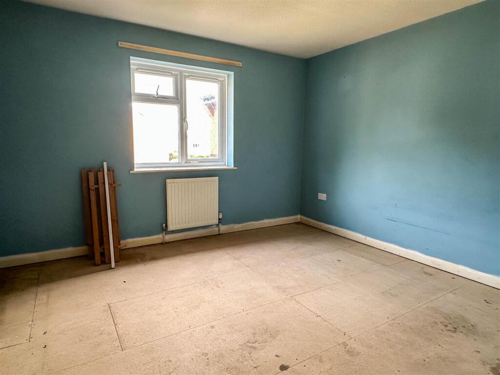 House in Malmesbury, Wiltshire - View 4