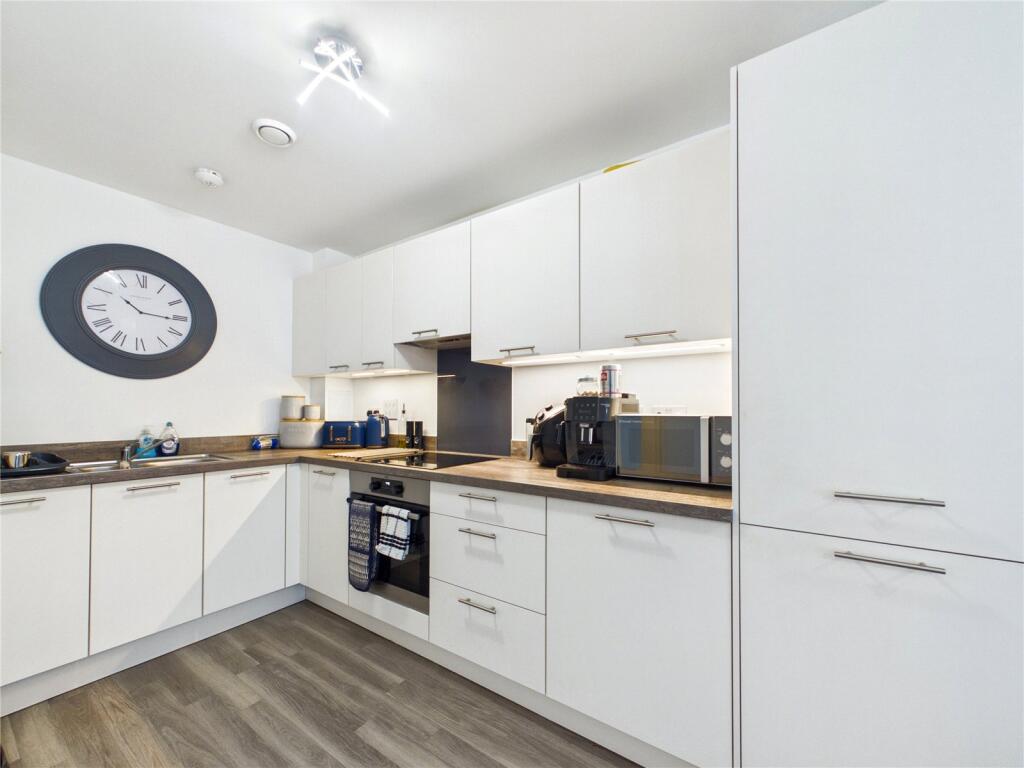 Apartment in Chelmsford - View 4