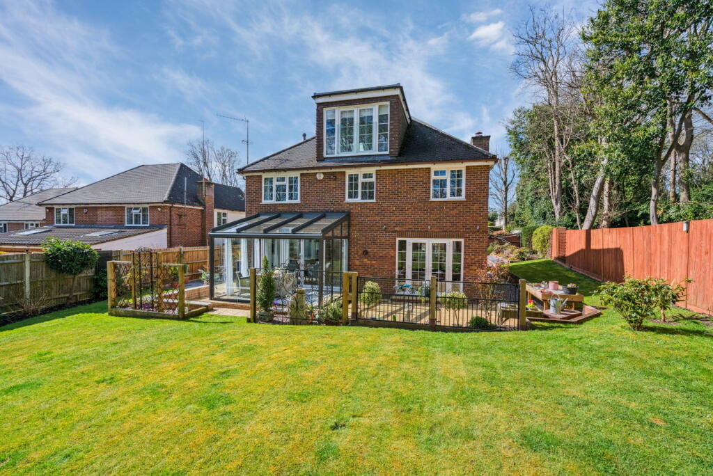 Haywood Park, Chorleywood, WD3 photo 4