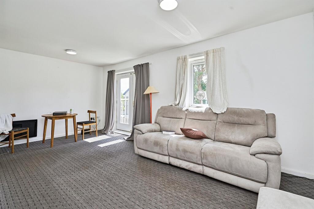 Apartment in Wolverhampton, West Midlands - More