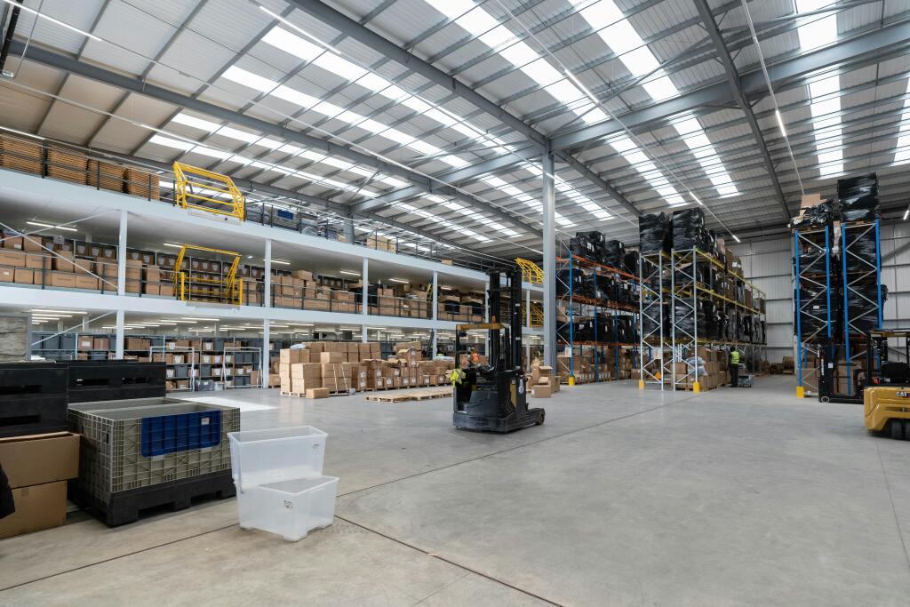 DC1 Everest Logistics Park Croydon 002.jpg