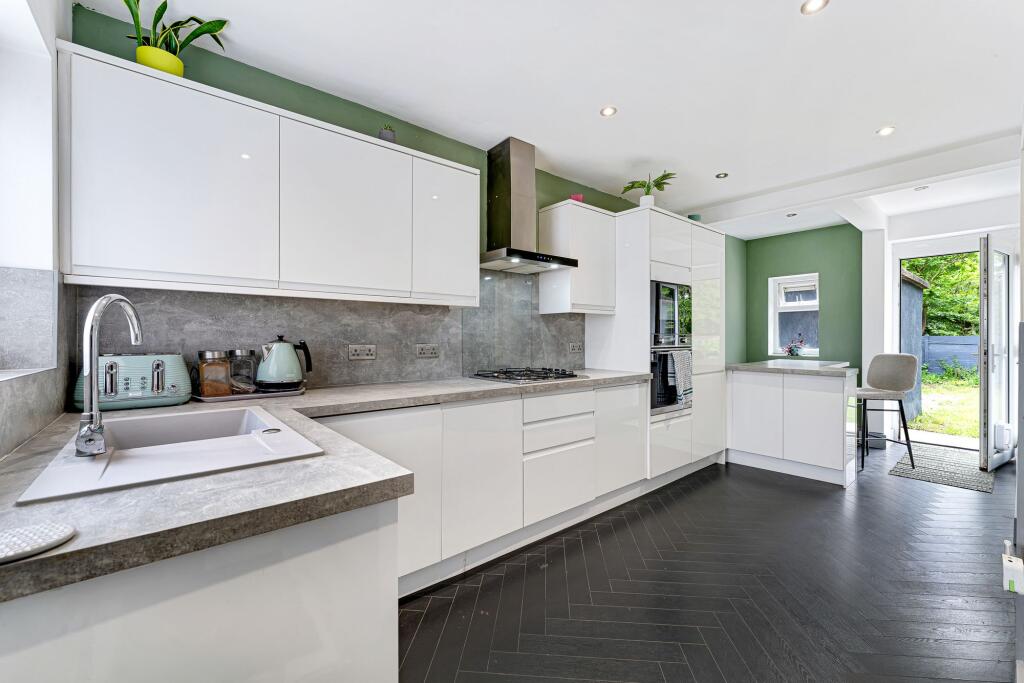 House in Runcorn, Halton Brook, Grange - View 2