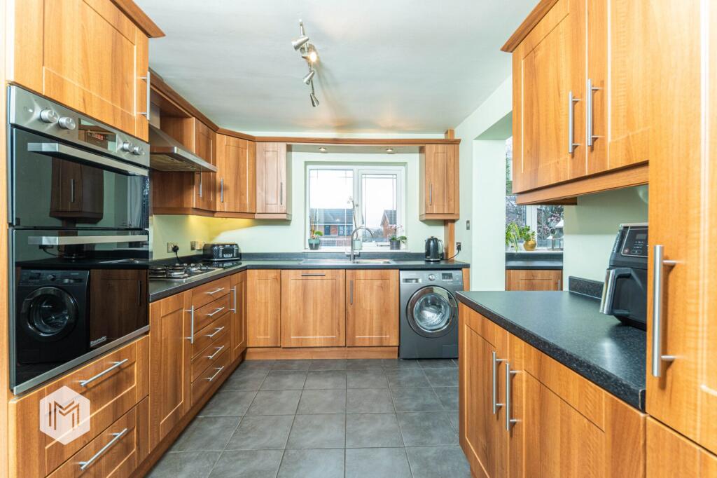 Croyde Close, Bolton, BL2 photo 4