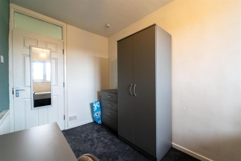 5 bedroom house for rent