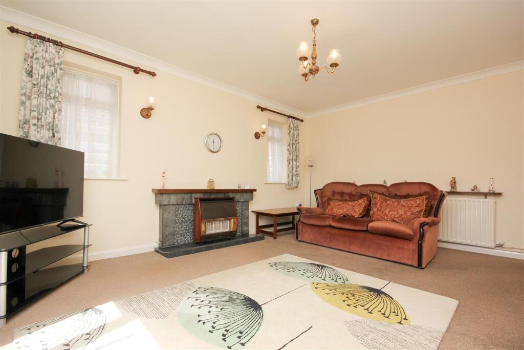 House in Rushden, North Northamptonshire - View 4