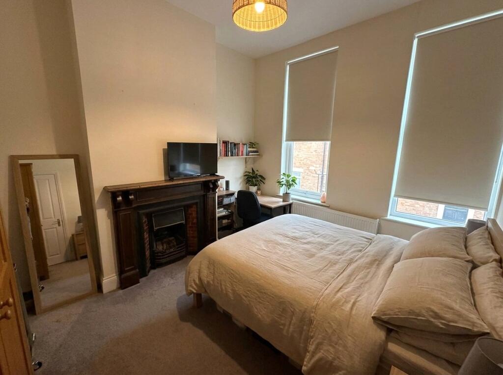 8 bedroom house for rent