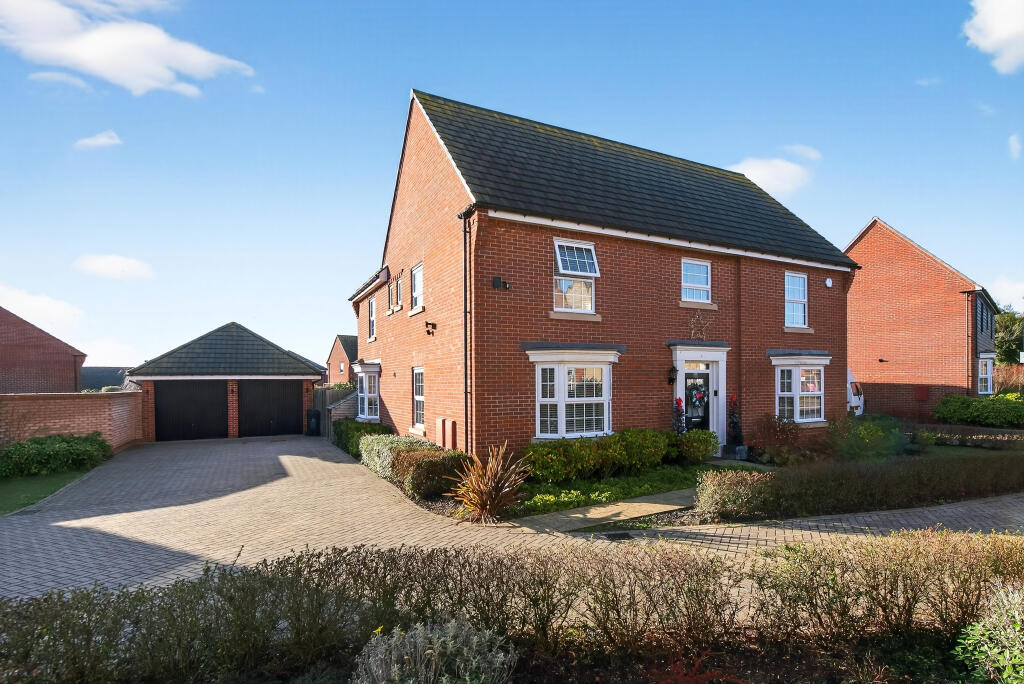 Endeavour Way, Burnham-on-Crouch, CM0 photo 3