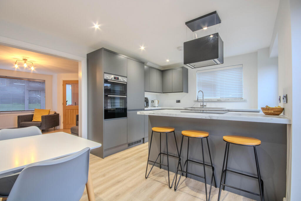 House in Abertridwr, Hendredenny, Penyrheol Trecenydd & Energlyn - View 4