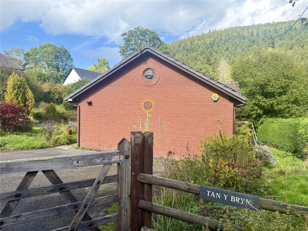 House in Llandrindod Wells - View 3