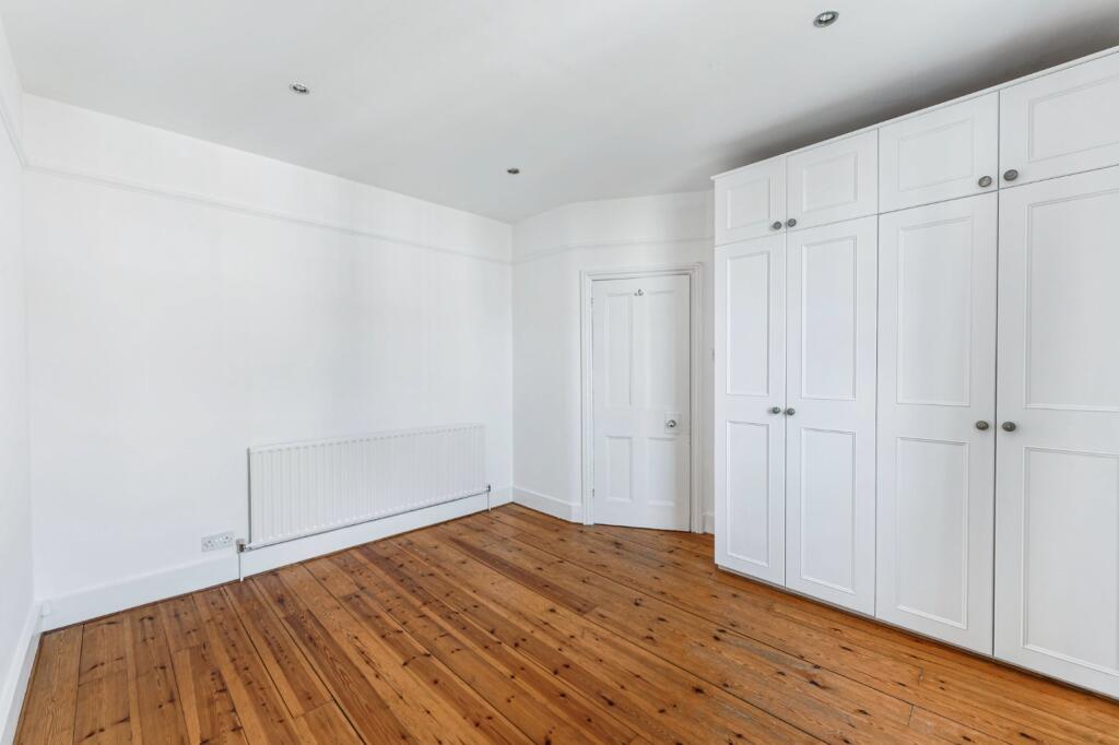 Apartment in London - More