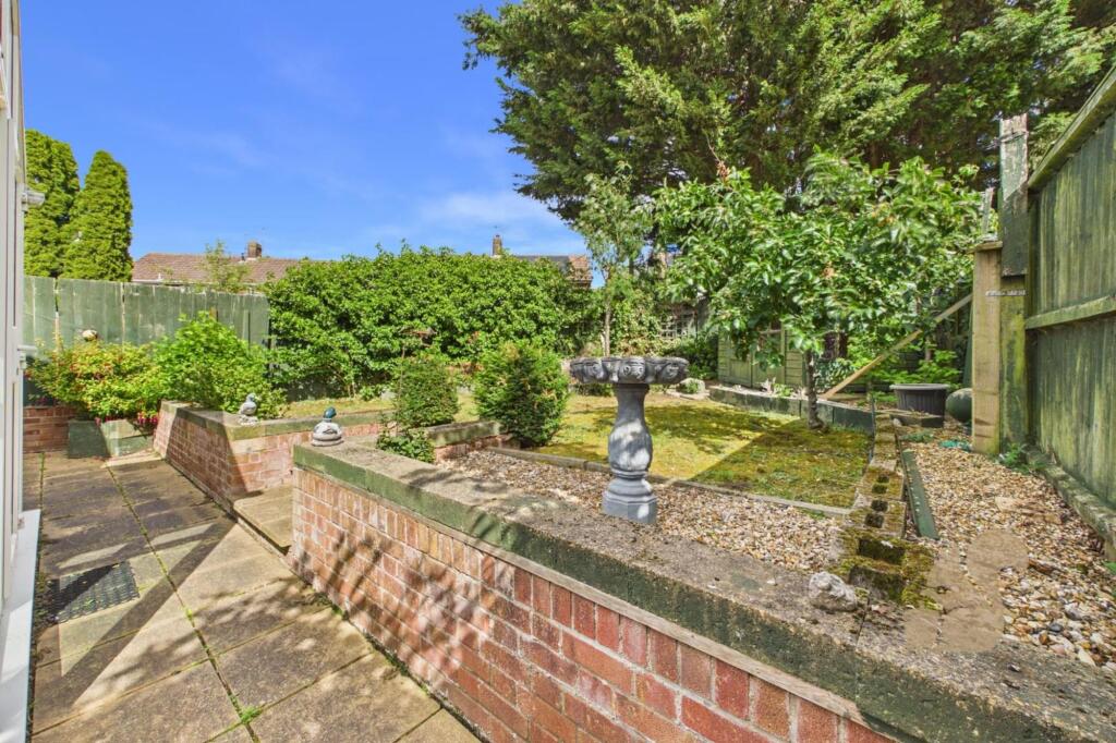 Woodhall Close, Sudbury, CO10 photo 3