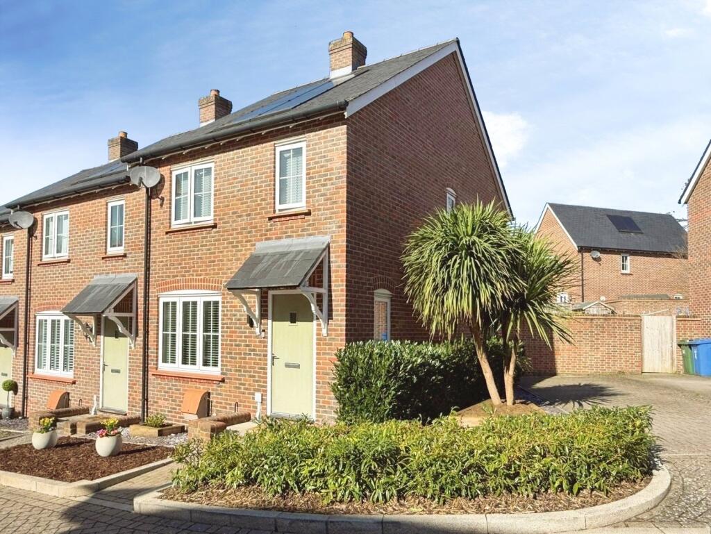 2-bed terraced on Kinnersley Walk, Binfield, Bracknell, £191,250