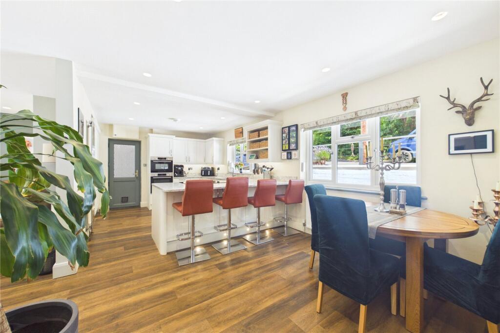 House in Burghfield Common, Burghfield - View 5