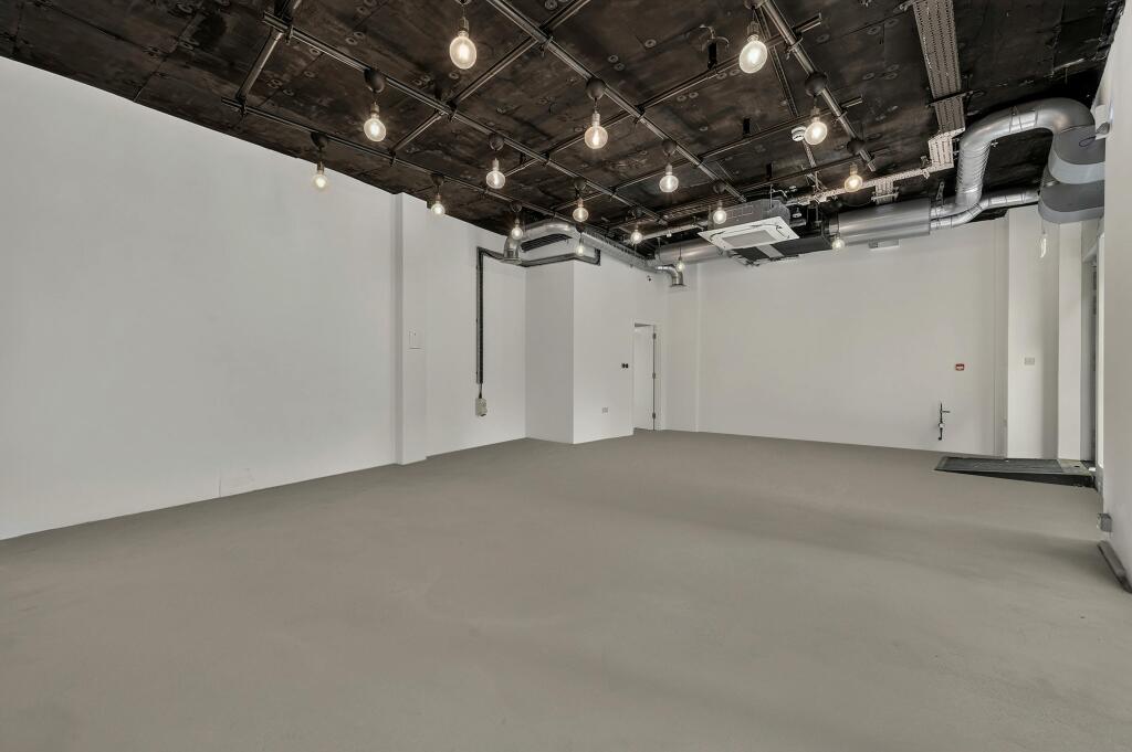 hall 8.jpg