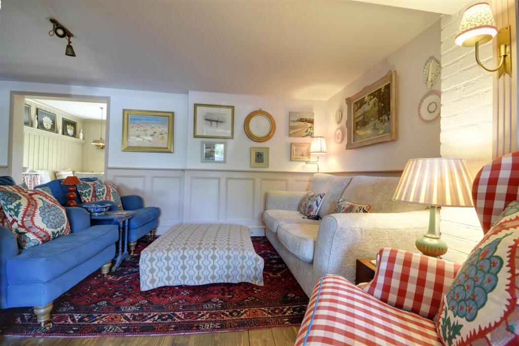 House in Tonbridge - More