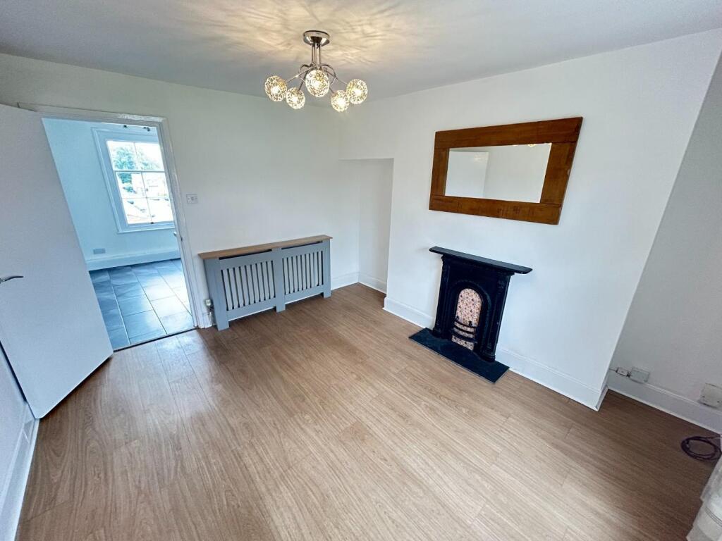 Apartment in Coventry - More