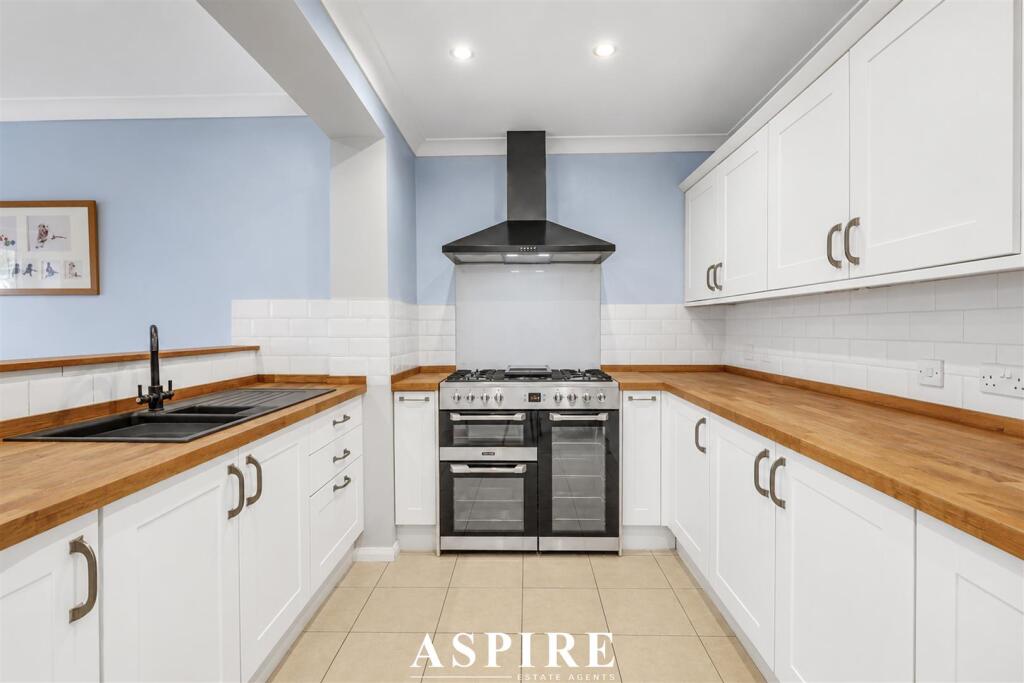 House in Southend-on-Sea - View 4
